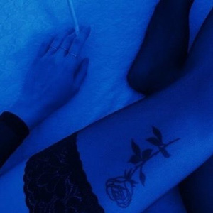 美女的🍌伸到🍑屁股眼里面
