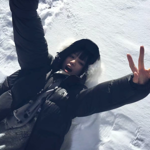 美女的🍌伸到🍑屁股眼里面
